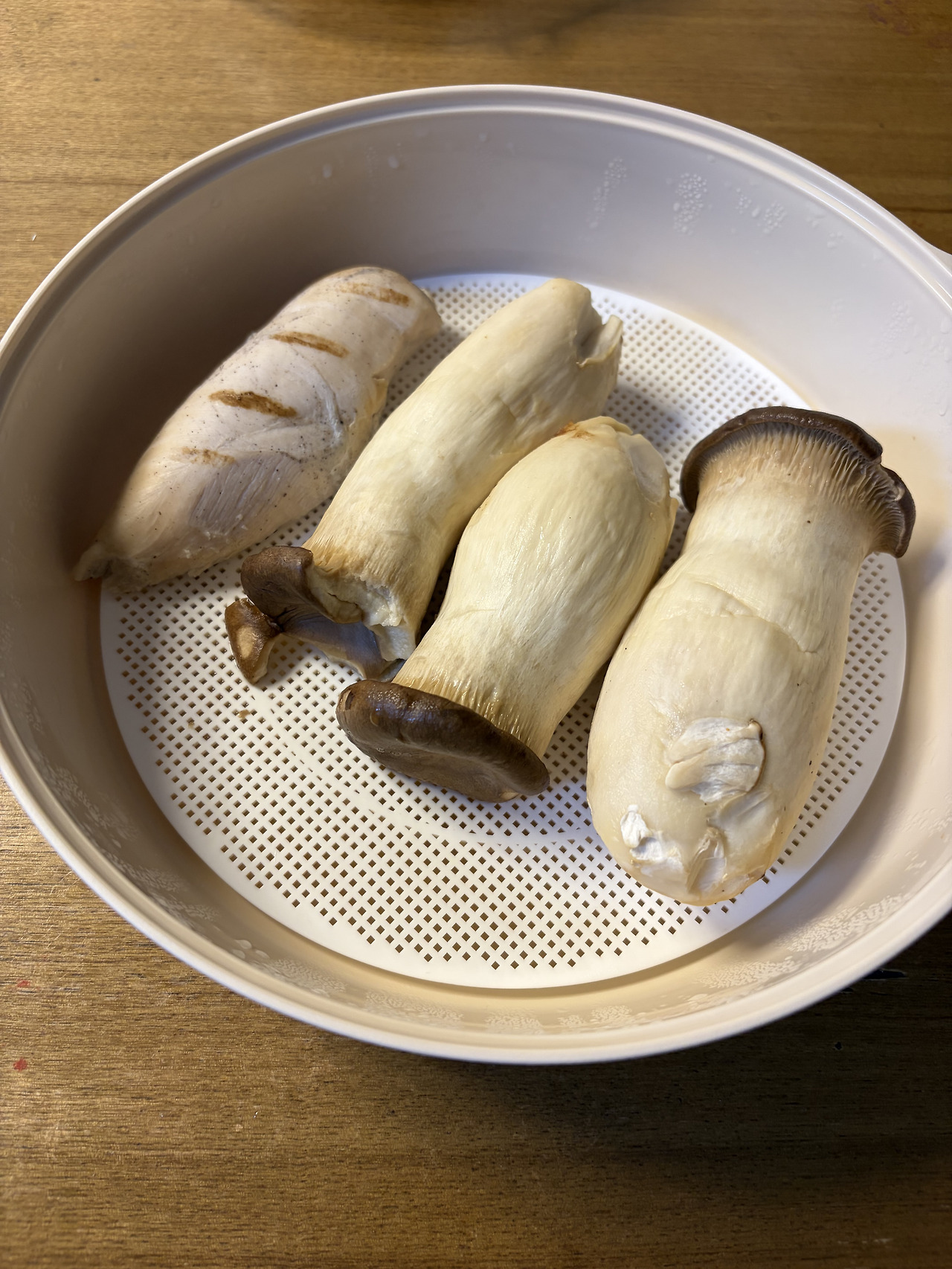 윤아산