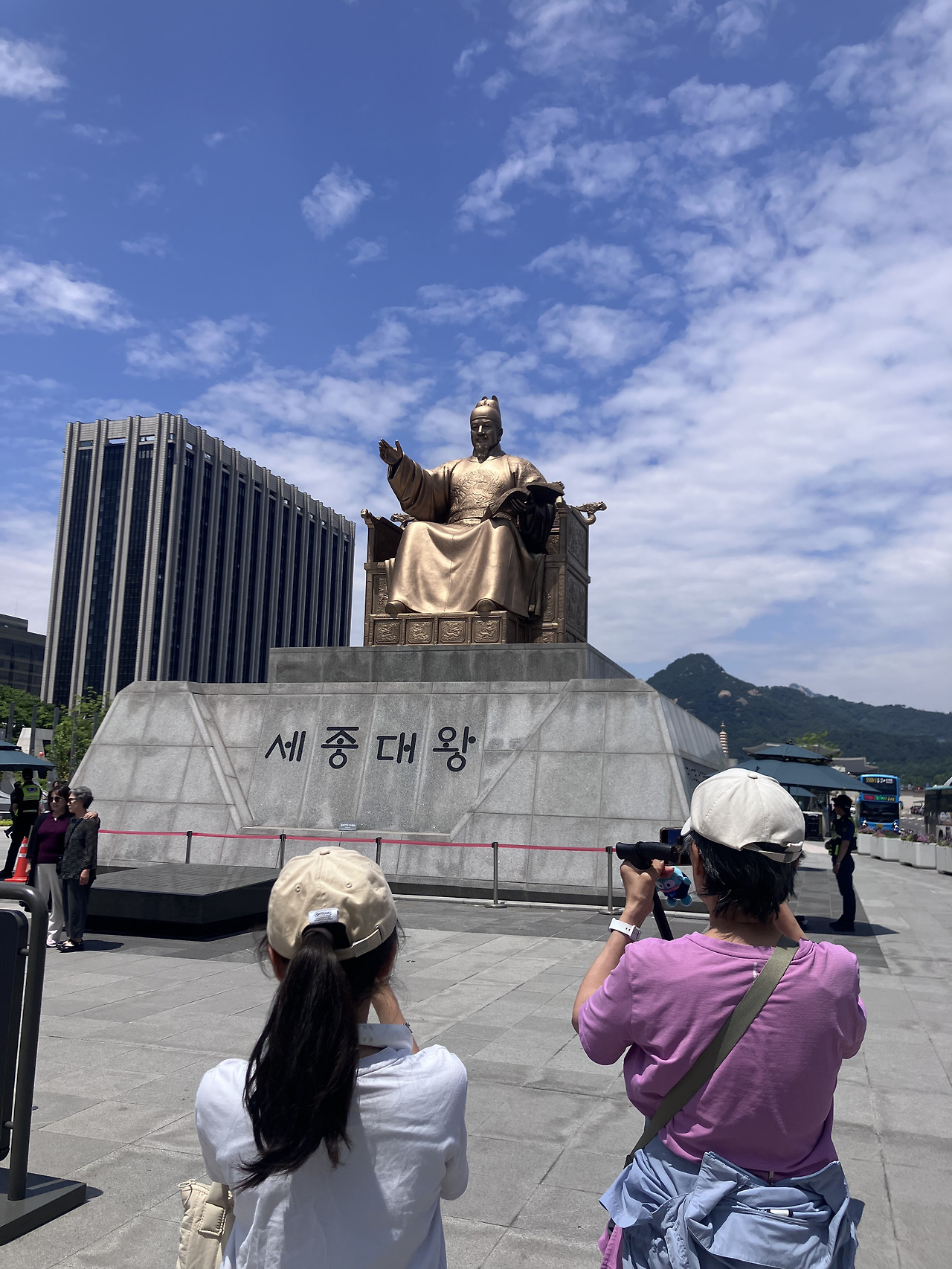 두썸띵