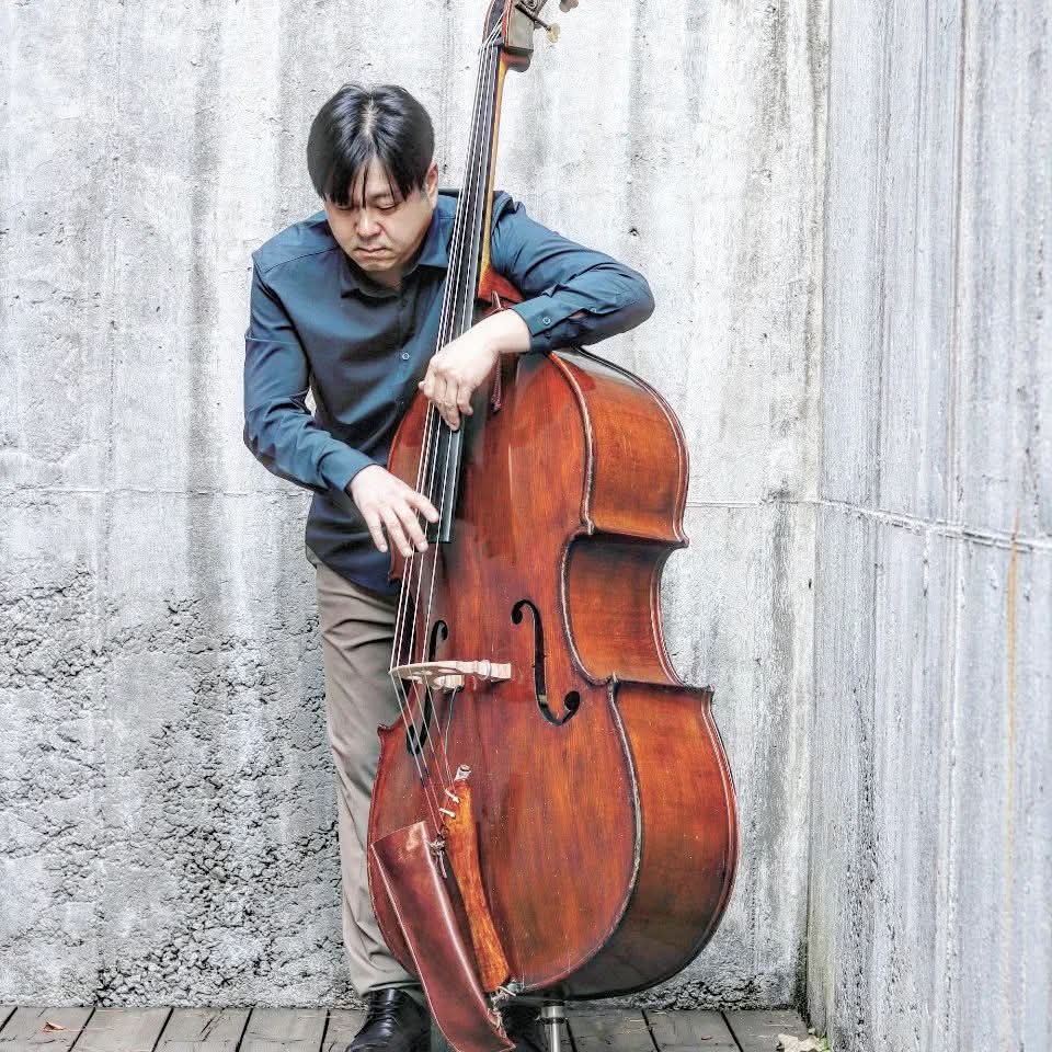 Jazz Basist Jung Ho