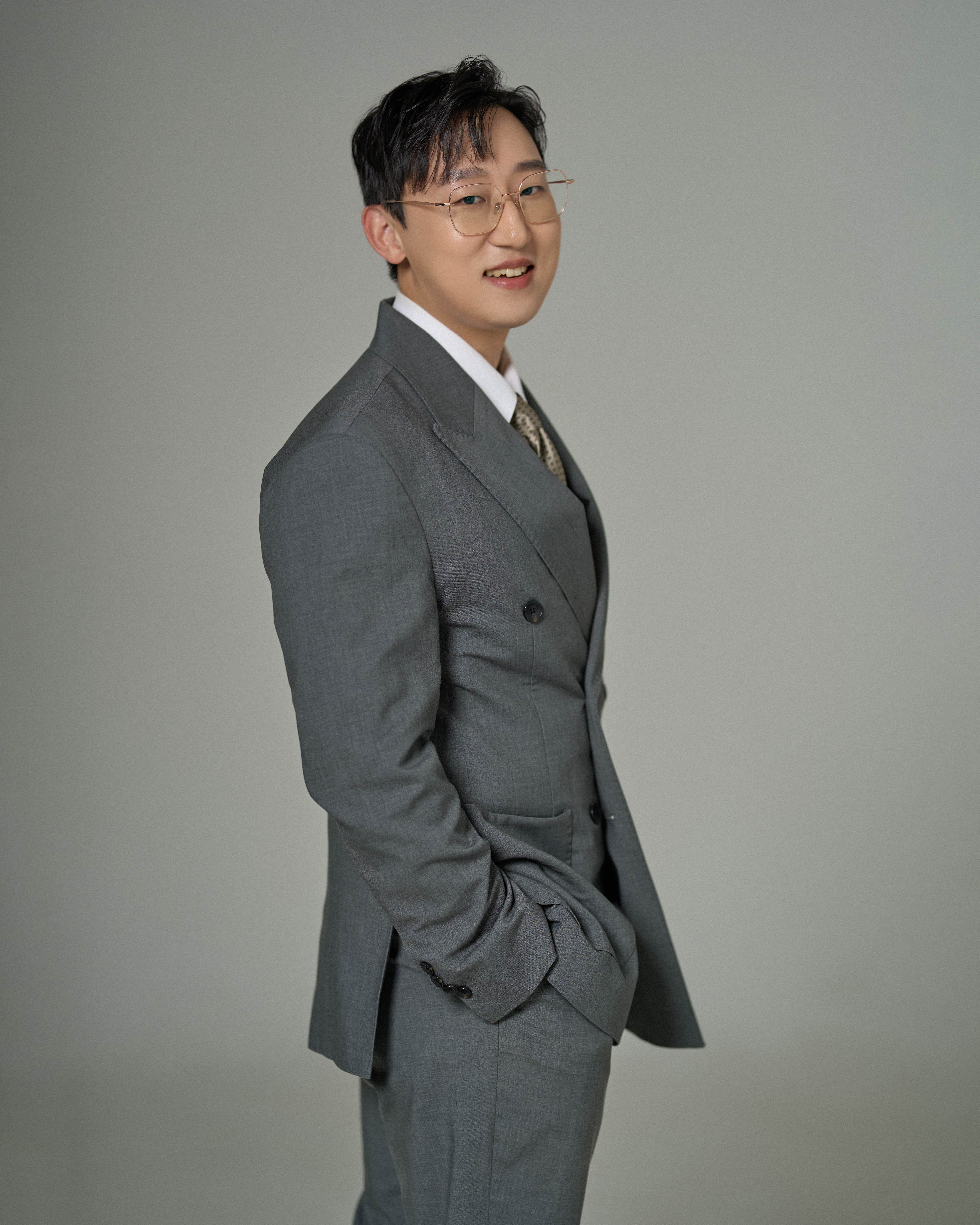 진행자 최윤